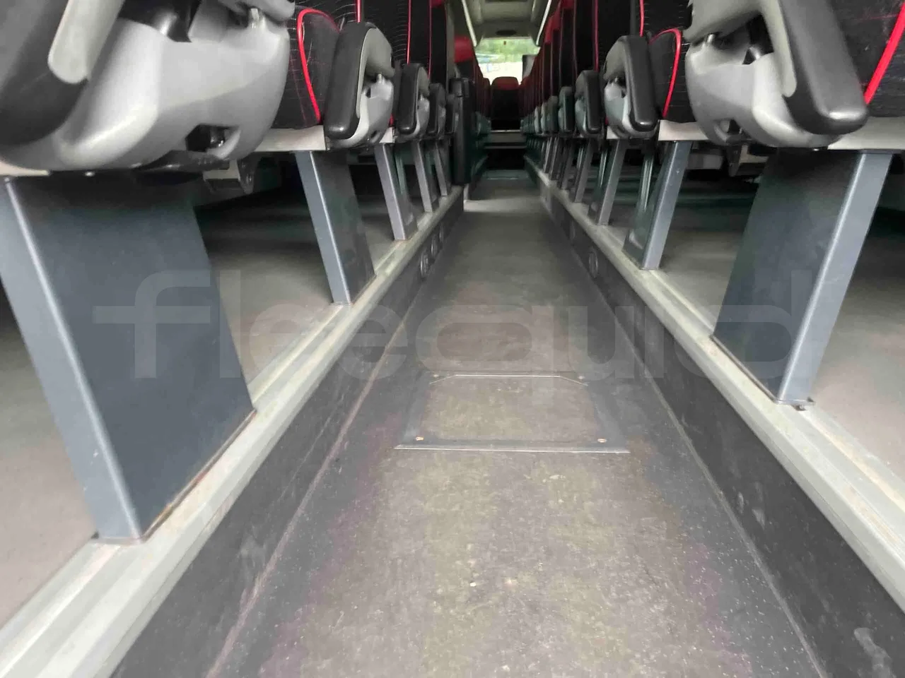 Scania Touring HD - seat brackets photo
