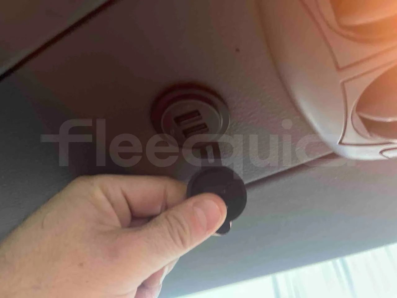 Scania Touring HD - usb charging detail