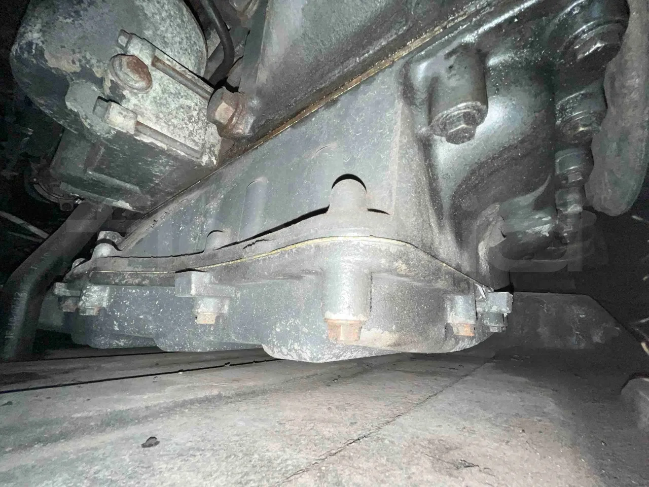 Scania Touring HD - engine without protection