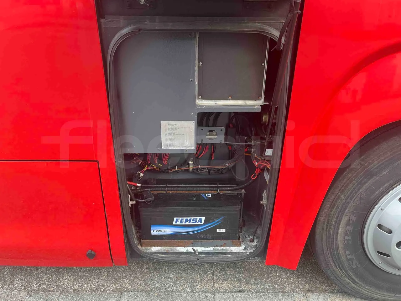 Scania Touring HD - external compartments photo