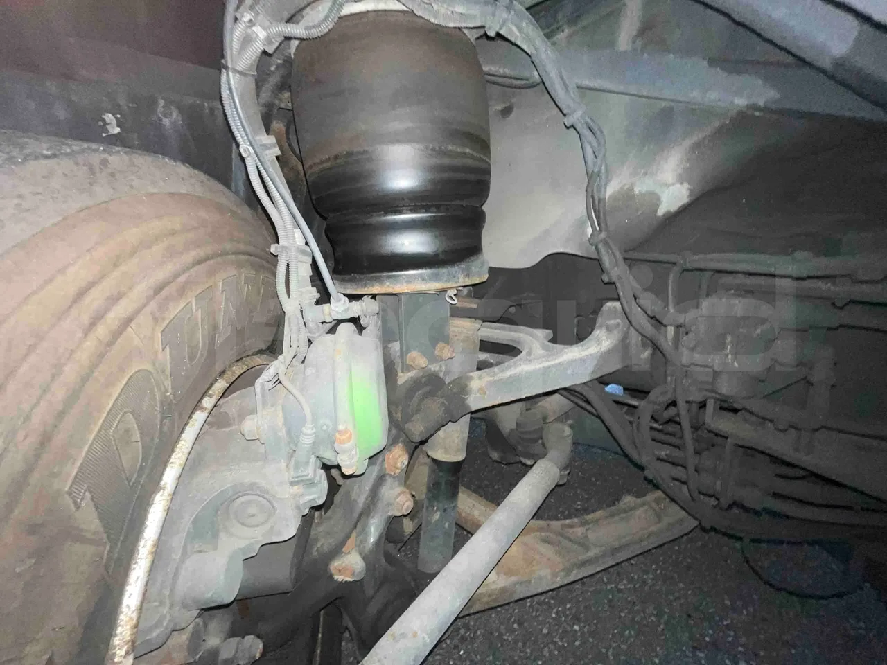 Scania Touring HD - front shock absorbers left