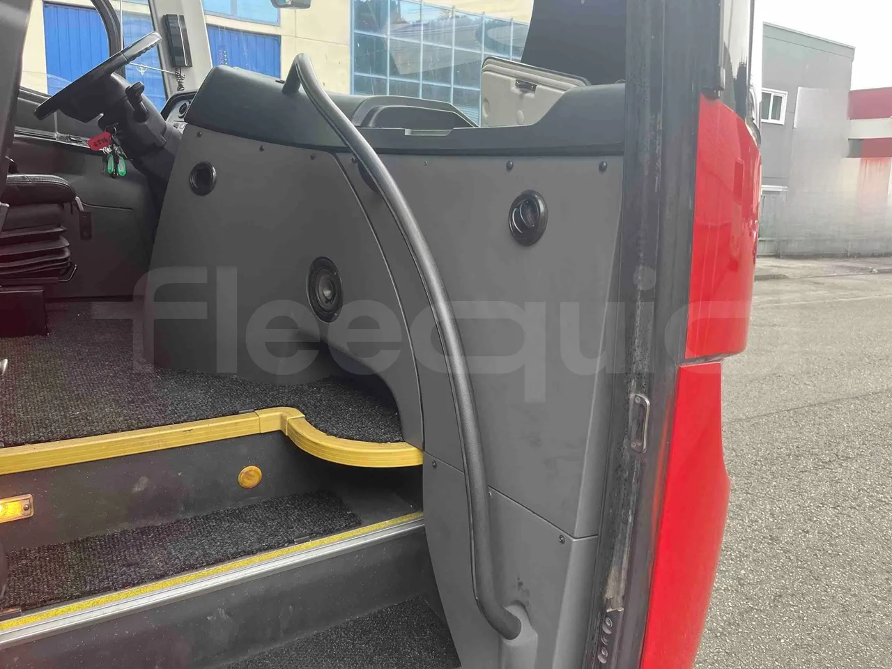 Scania Touring HD - handrails photo