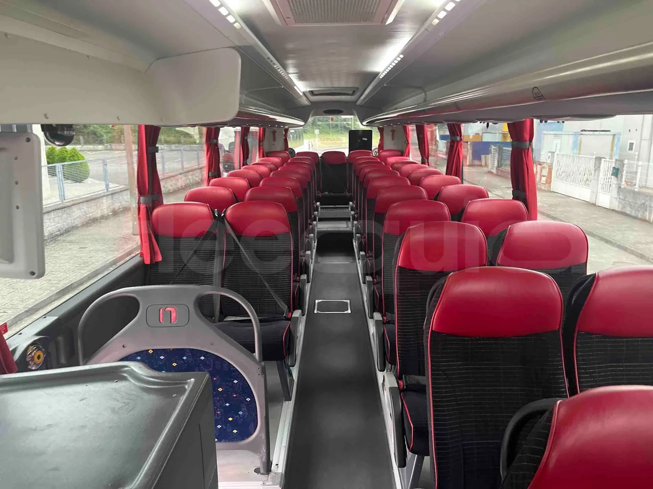 Scania Touring HD - reverse view middle aisle