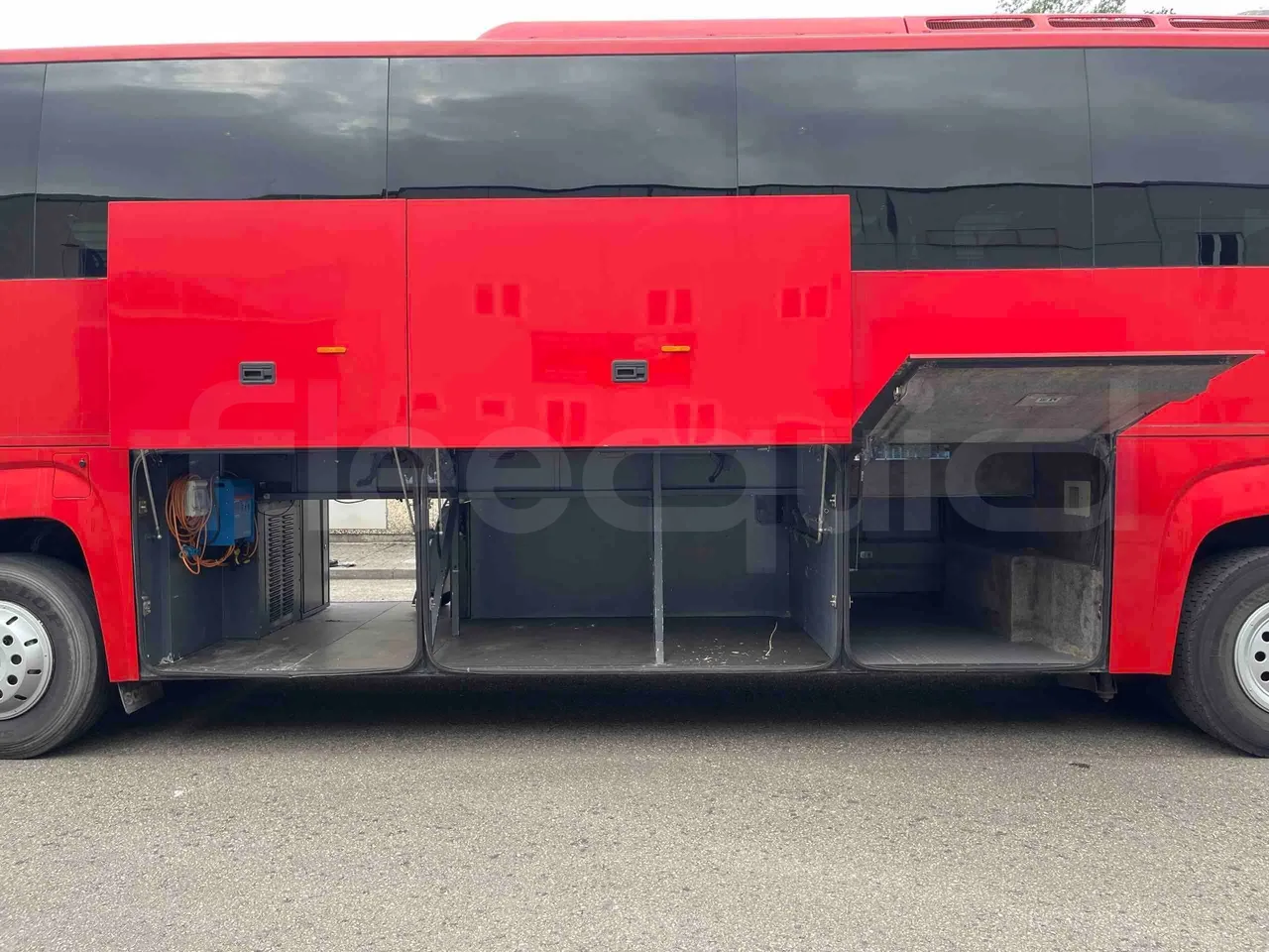 Scania Touring HD - luggage rack photo