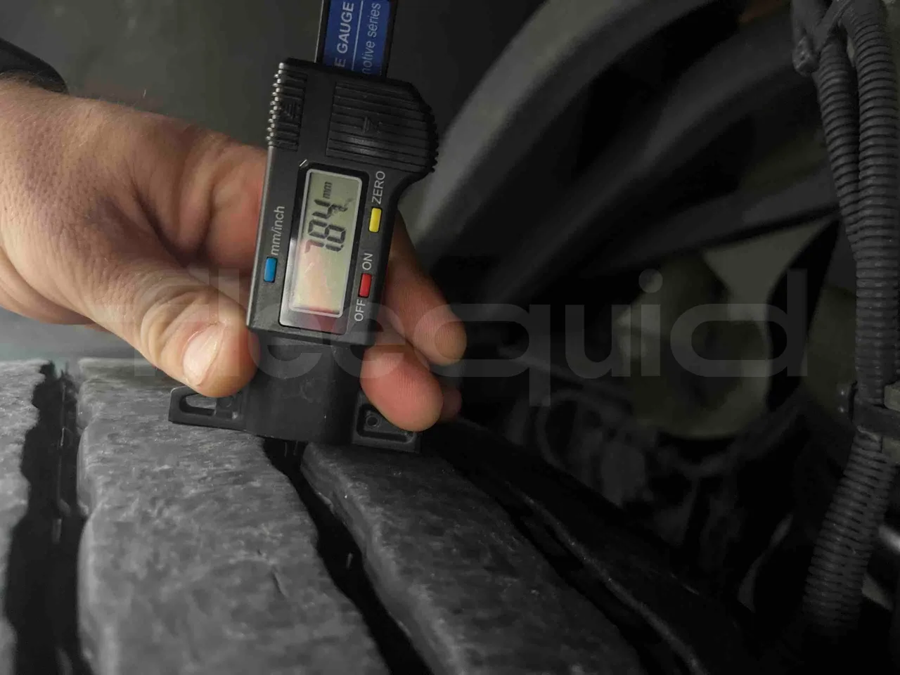 Scania Touring HD - tread condition front tires left
