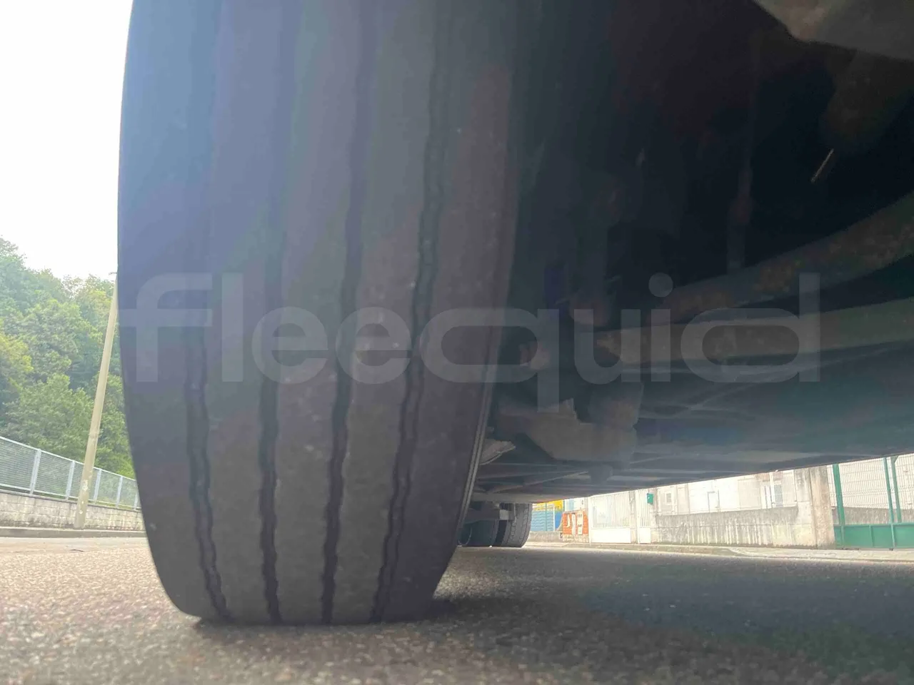 Scania Touring HD - tread condition front tires right