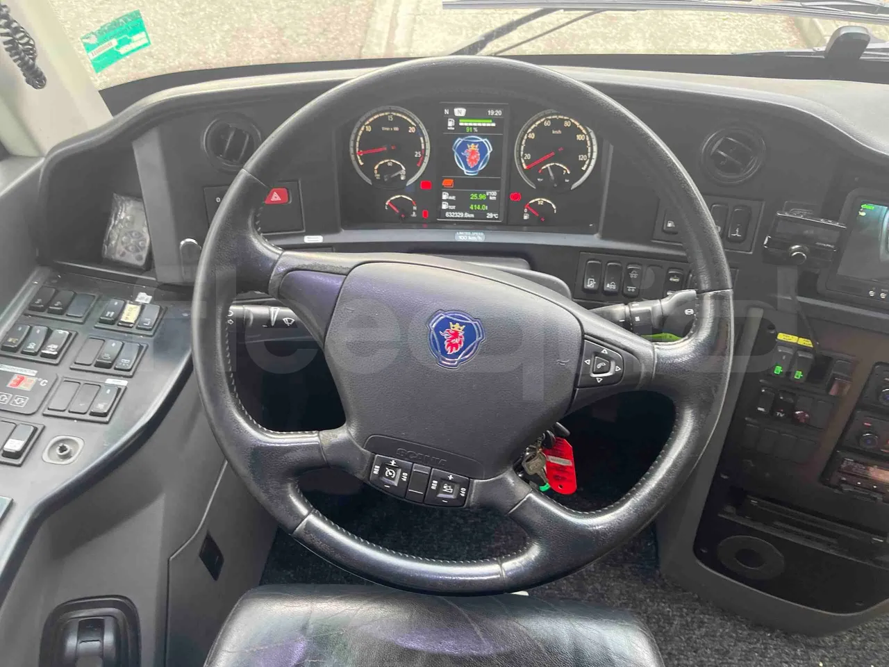 Scania Touring HD - steering wheel photo