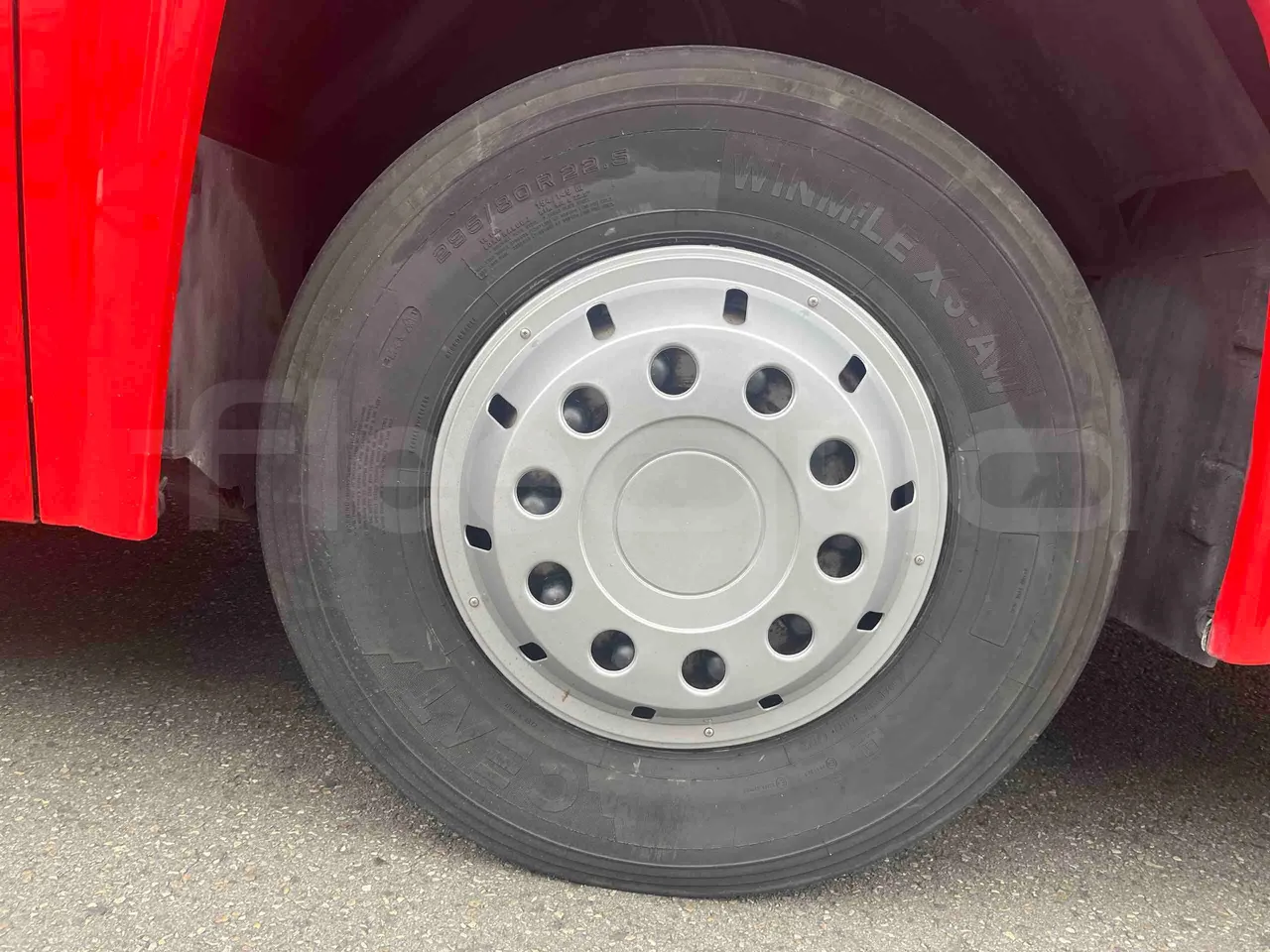 Scania Touring HD - front left tire measurements