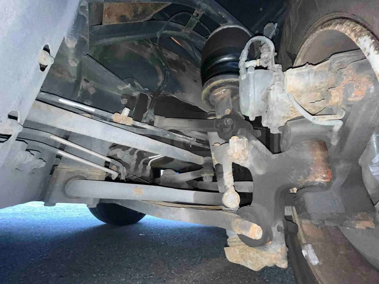 Scania Touring HD - front axle left side