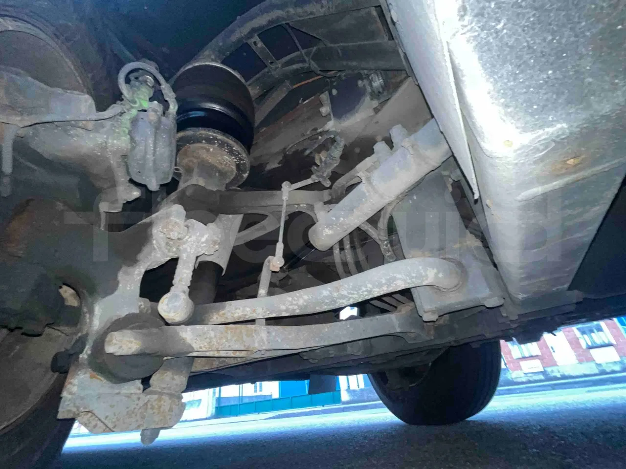 Scania Touring HD - front axle right side