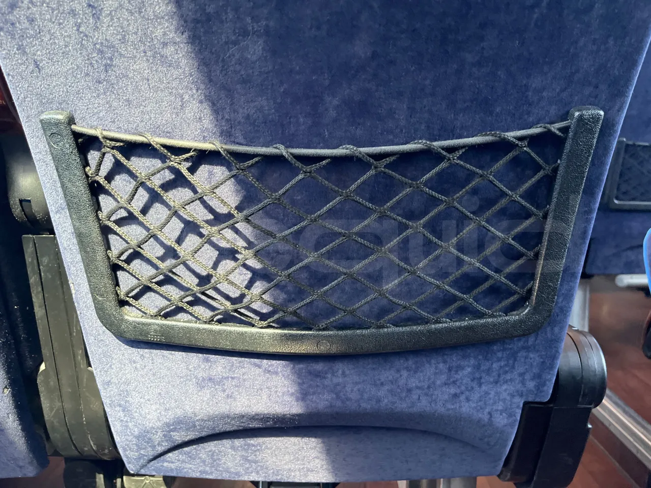Iveco Magelys - mesh detail photo