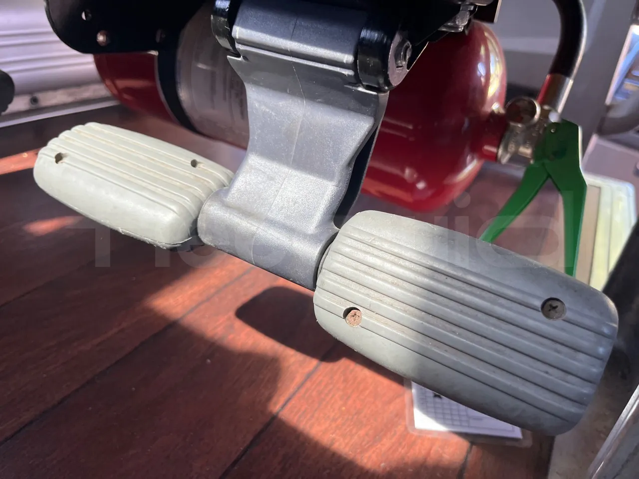 Iveco Magelys - footrest detail photo