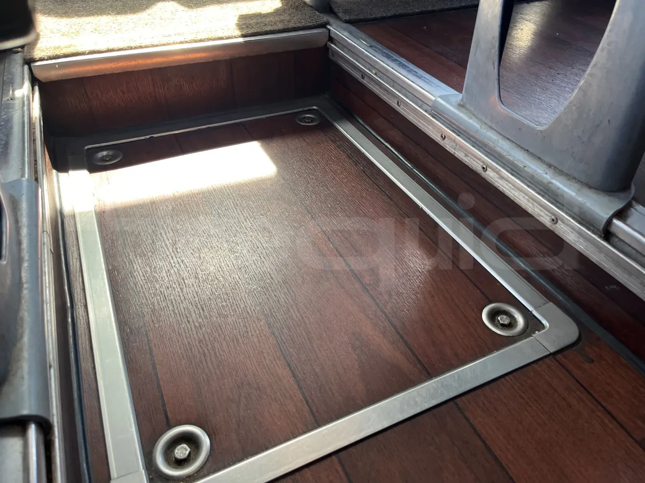 Iveco Magelys - floor hatches photo