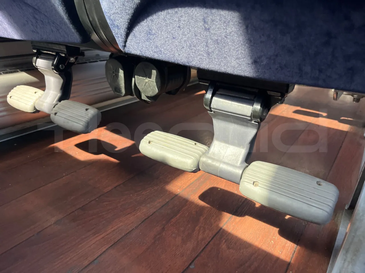 Iveco Magelys - roof hatch 3
