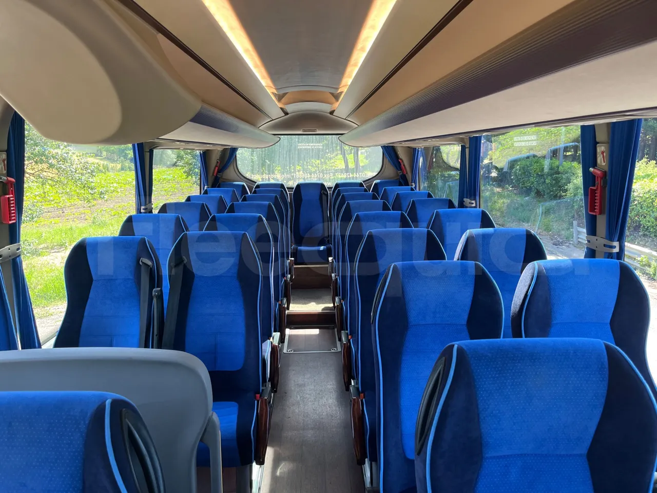Iveco Magelys - reverse view middle aisle