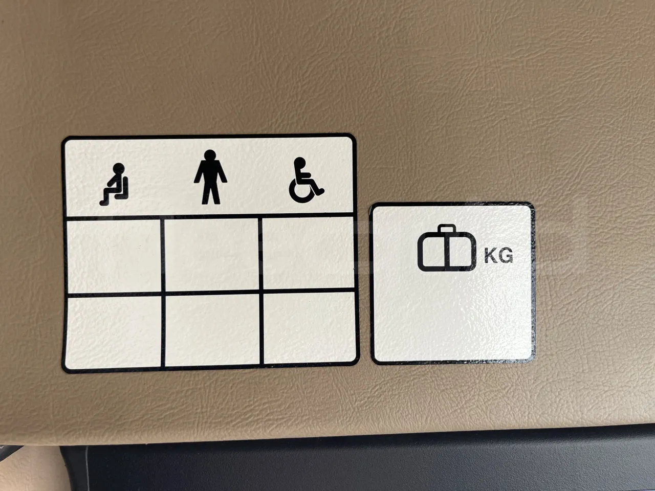 Iveco Magelys - seat plate photo