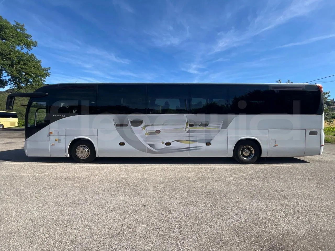 Iveco Magelys - left side photo