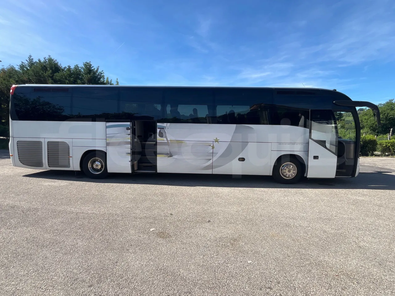 Iveco Magelys - right side doors open