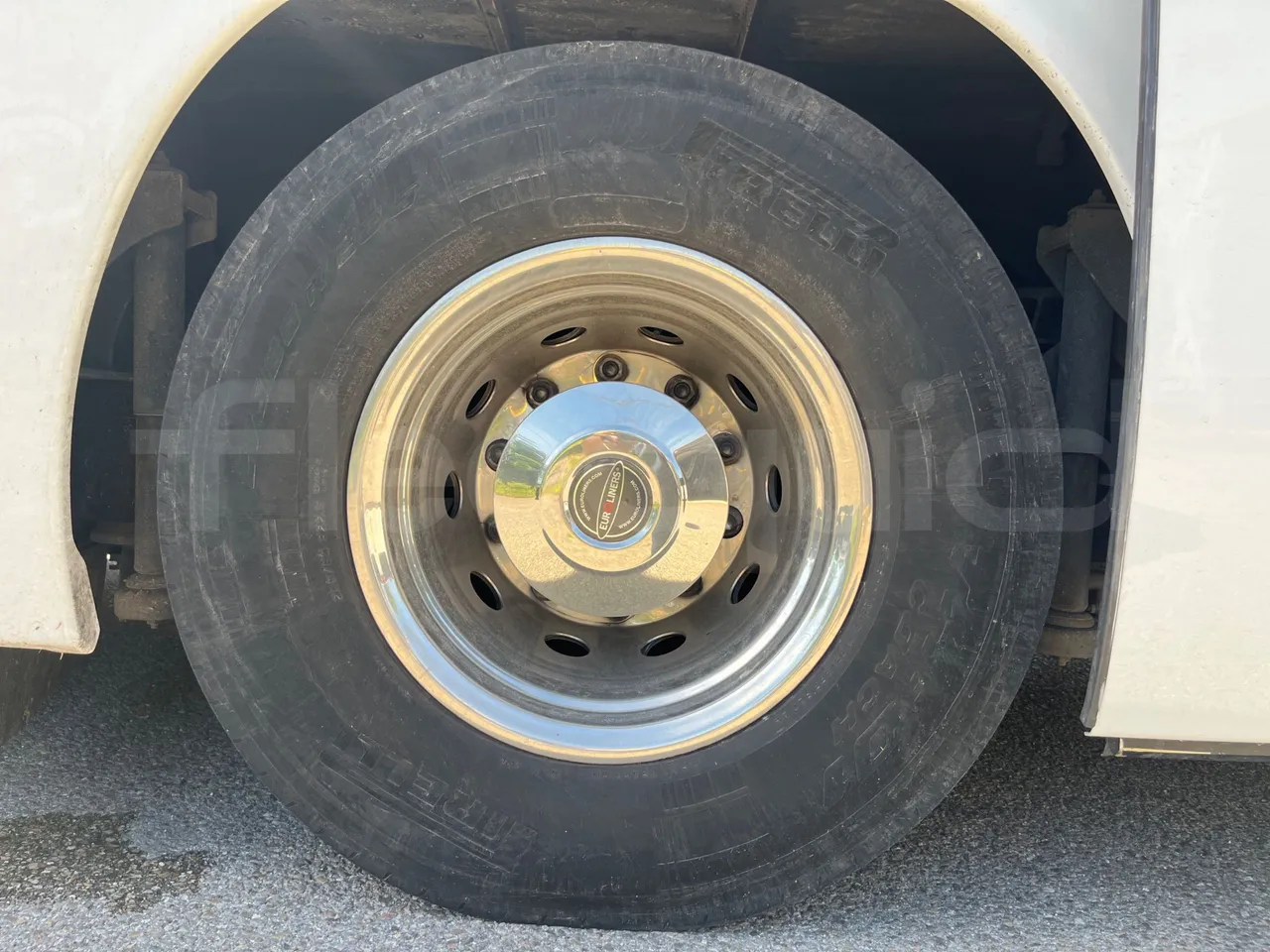 Iveco Magelys - rear left tire photo