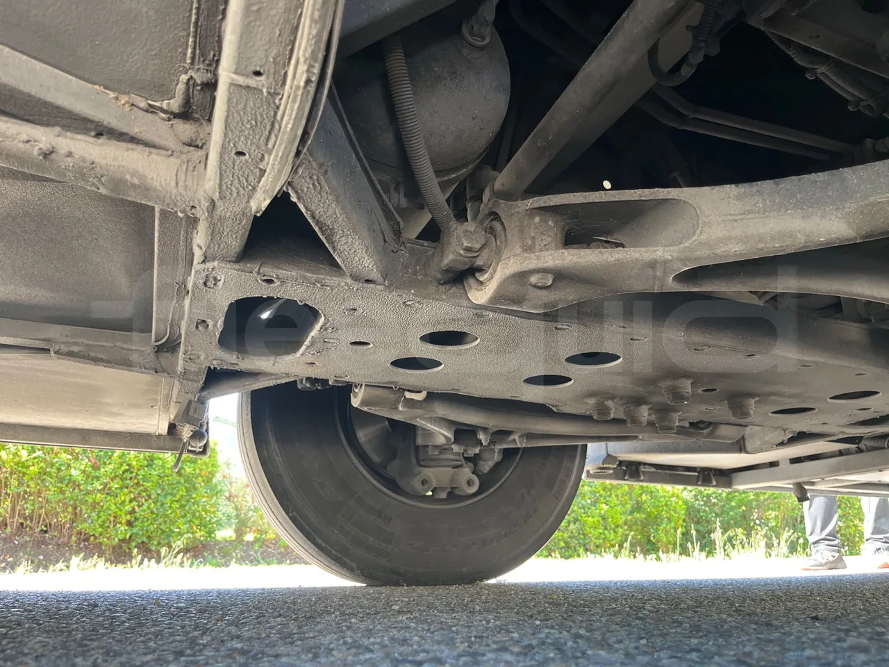 Iveco Magelys - front axle right side
