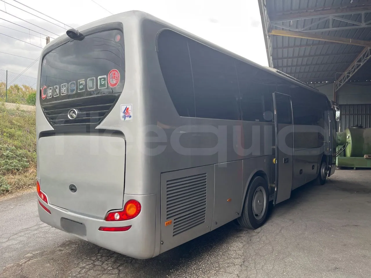 King Long XMQ6996 XMQ6996 / Euro 5 - 215 Kw - 9.895 Mt - 3/4 right rear doors open
