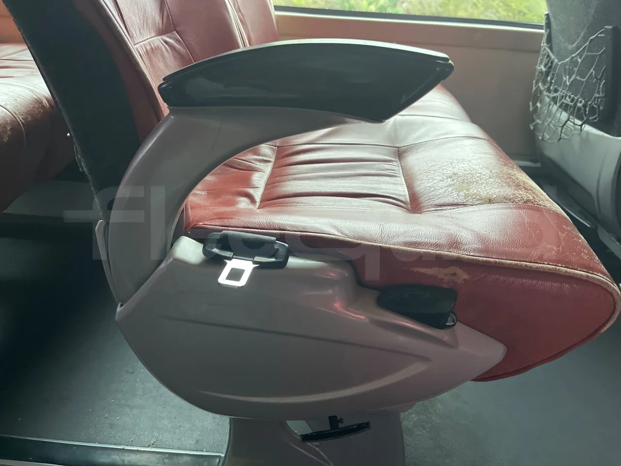 King Long XMQ6996 XMQ6996 / Euro 5 - 215 Kw - 9.895 Mt - armrest detail photo