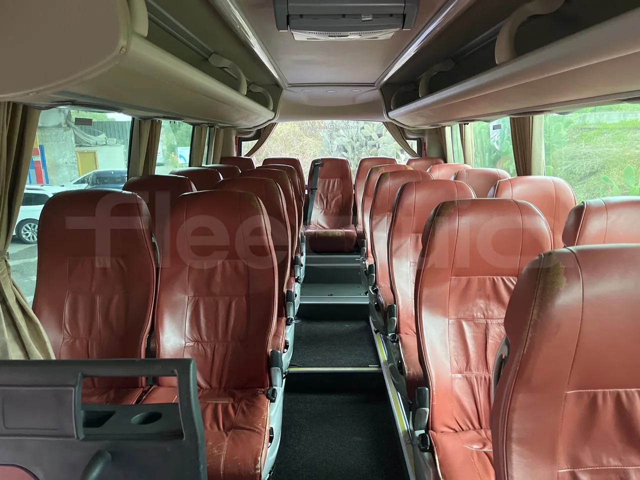 King Long XMQ6996 XMQ6996 / Euro 5 - 215 Kw - 9.895 Mt - reverse view middle aisle