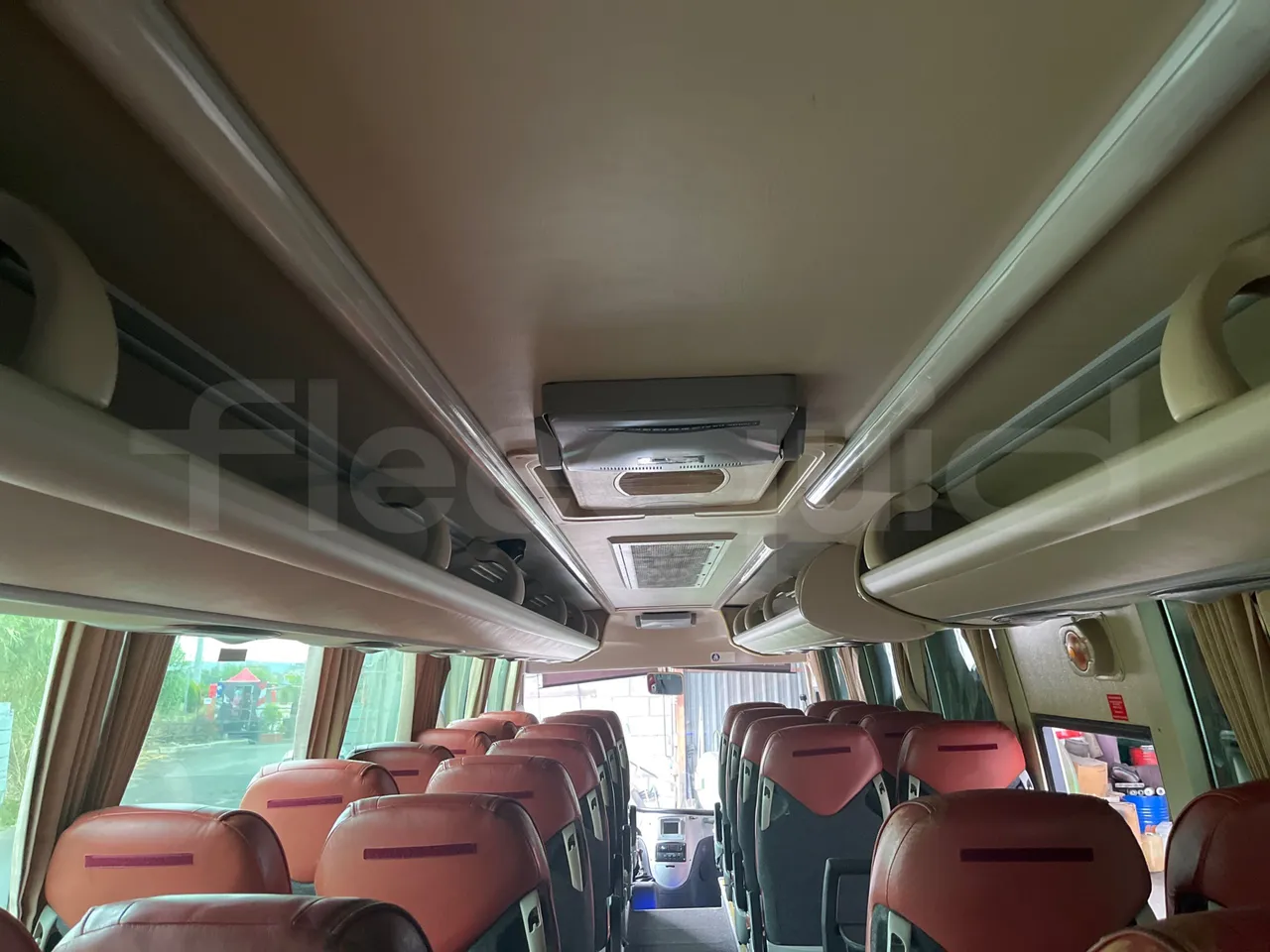 King Long XMQ6996 XMQ6996 / Euro 5 - 215 Kw - 9.895 Mt - overhead compartments photo
