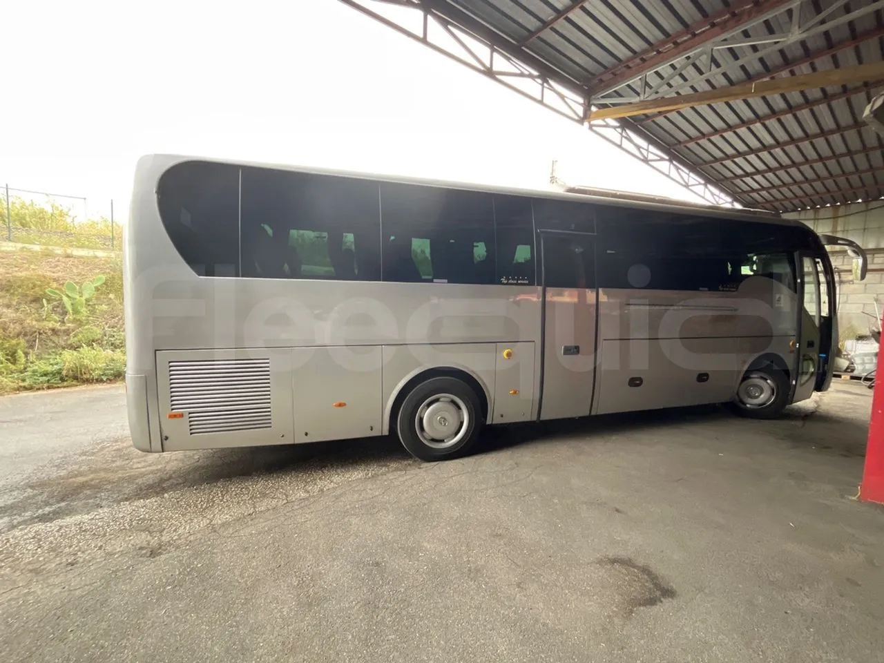 King Long XMQ6996 XMQ6996 / Euro 5 - 215 Kw - 9.895 Mt - right side doors closed
