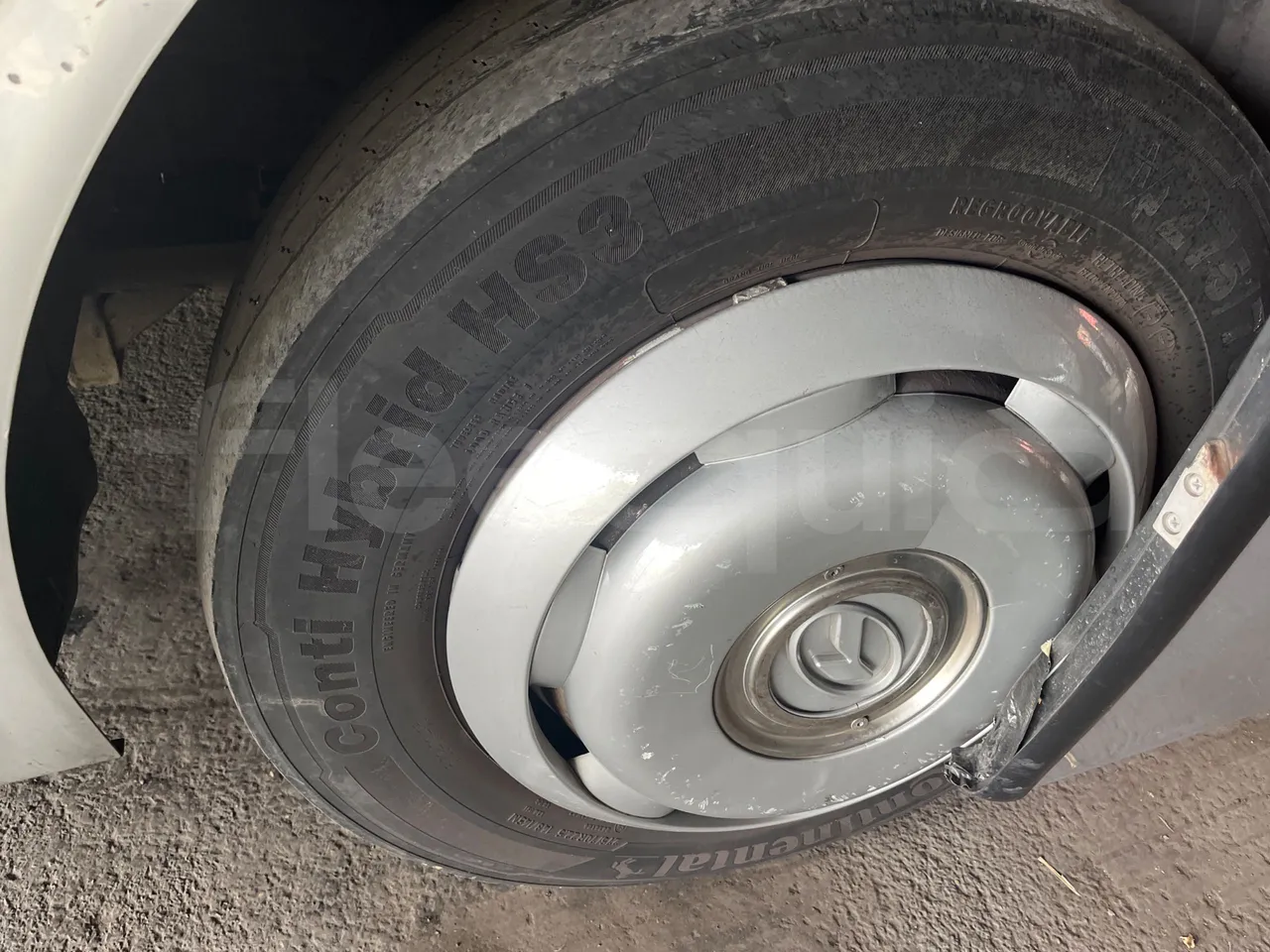 King Long XMQ6996 XMQ6996 / Euro 5 - 215 Kw - 9.895 Mt - front left tire measurements