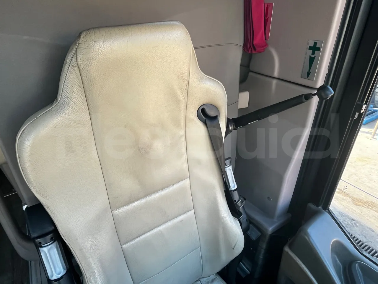 Iveco Magelys SFR210 - Euro5 - 331kW - 12.819mt - driver microphone accessories photo