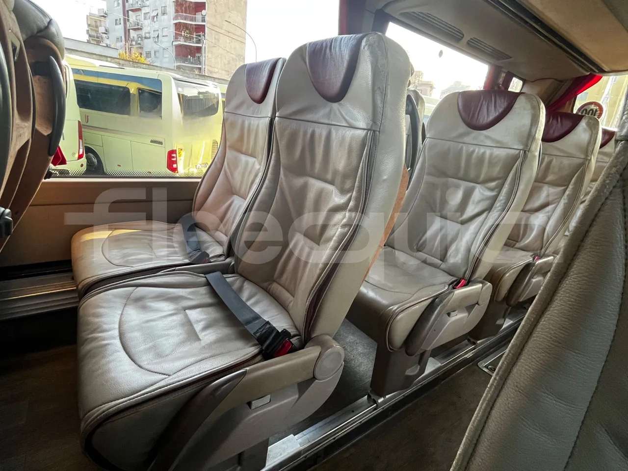 Iveco Magelys SFR210 - Euro5 - 331kW - 12.819mt - central seat safety belt