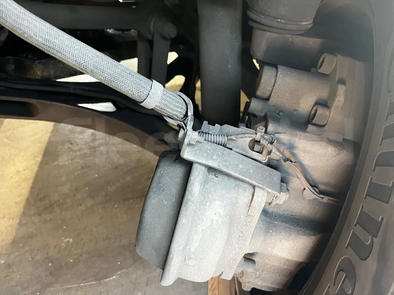 Iveco Magelys SFR210 - Euro5 - 331kW - 12.819mt - front brake calipers right