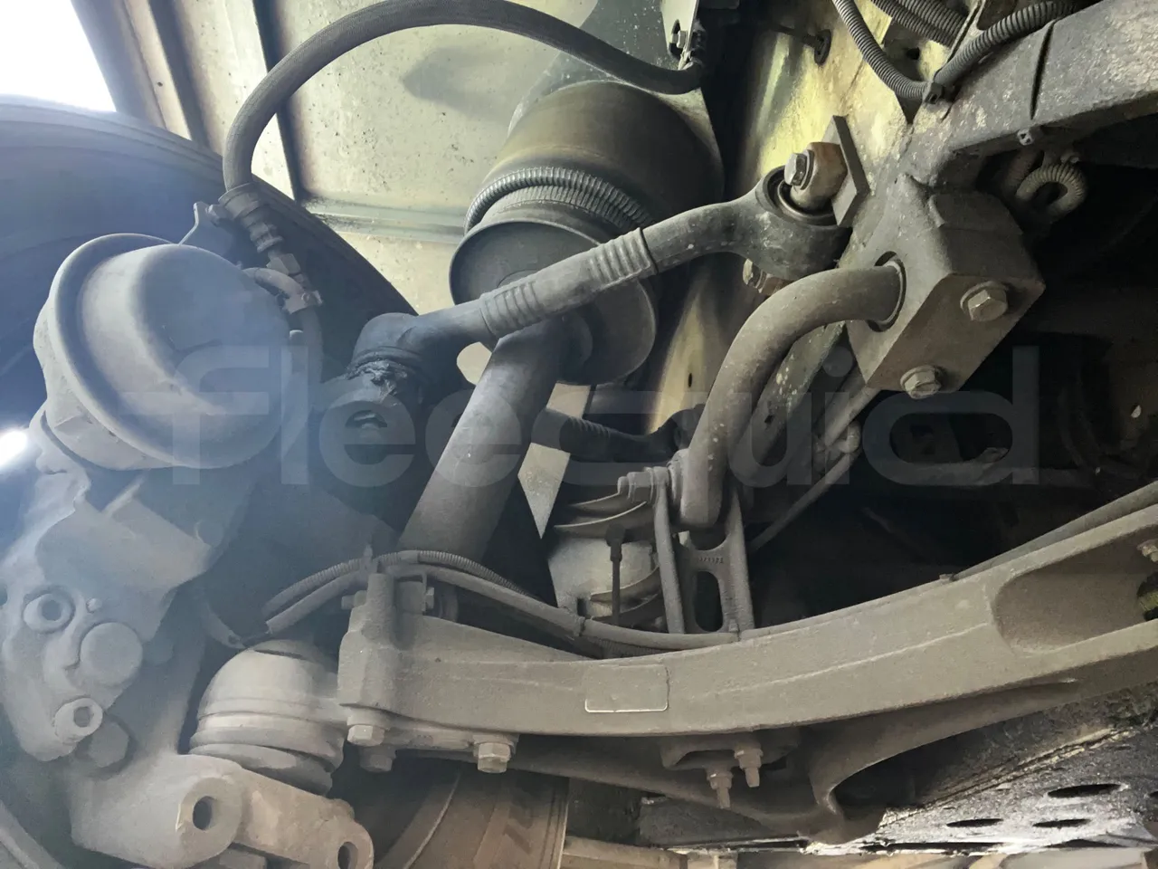 Iveco Magelys SFR210 - Euro5 - 331kW - 12.819mt - front shock absorbers left