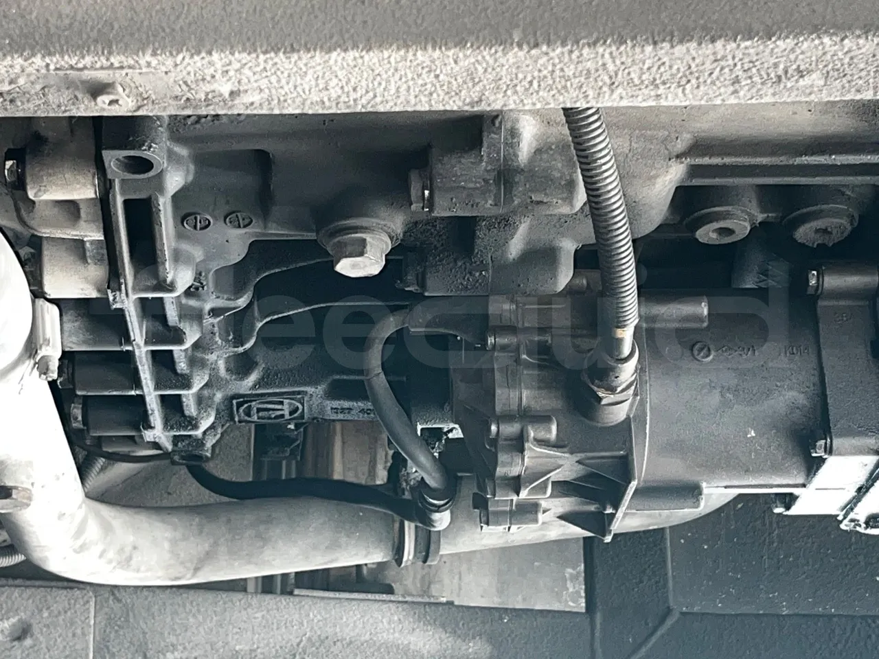 Iveco Magelys SFR210 - Euro5 - 331kW - 12.819mt - gearbox photo