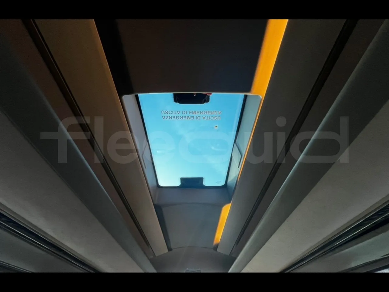 Iveco Magelys SFR210 - Euro5 - 331kW - 12.819mt - roof hatch 2