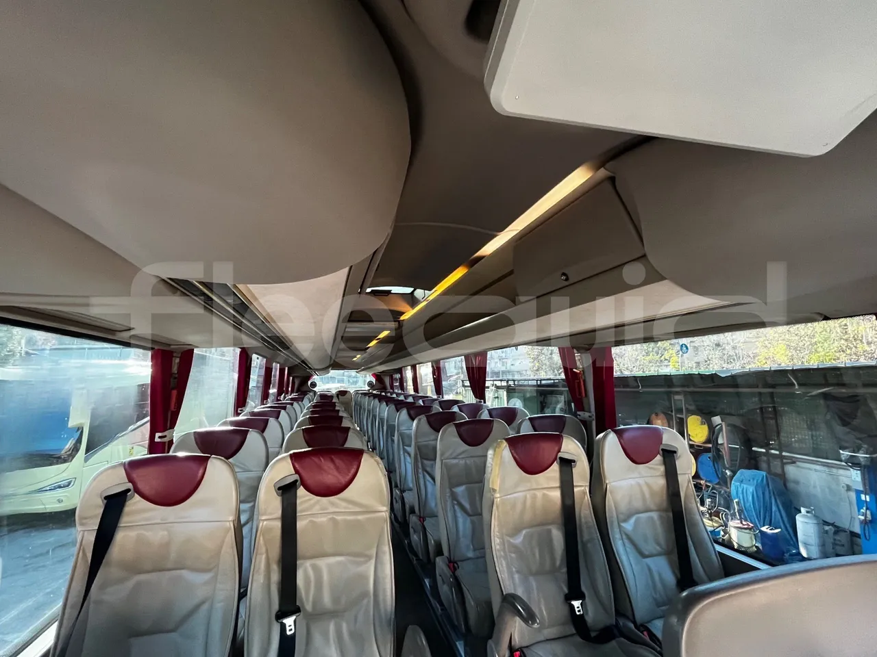 Iveco Magelys SFR210 - Euro5 - 331kW - 12.819mt - reverse view middle aisle