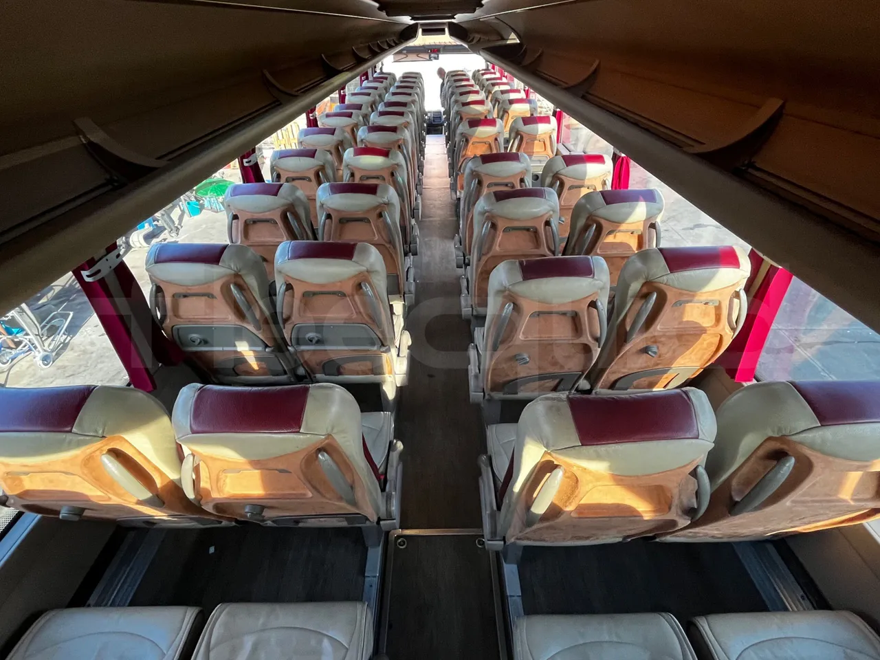 Iveco Magelys SFR210 - Euro5 - 331kW - 12.819mt - forward view all seats last row height