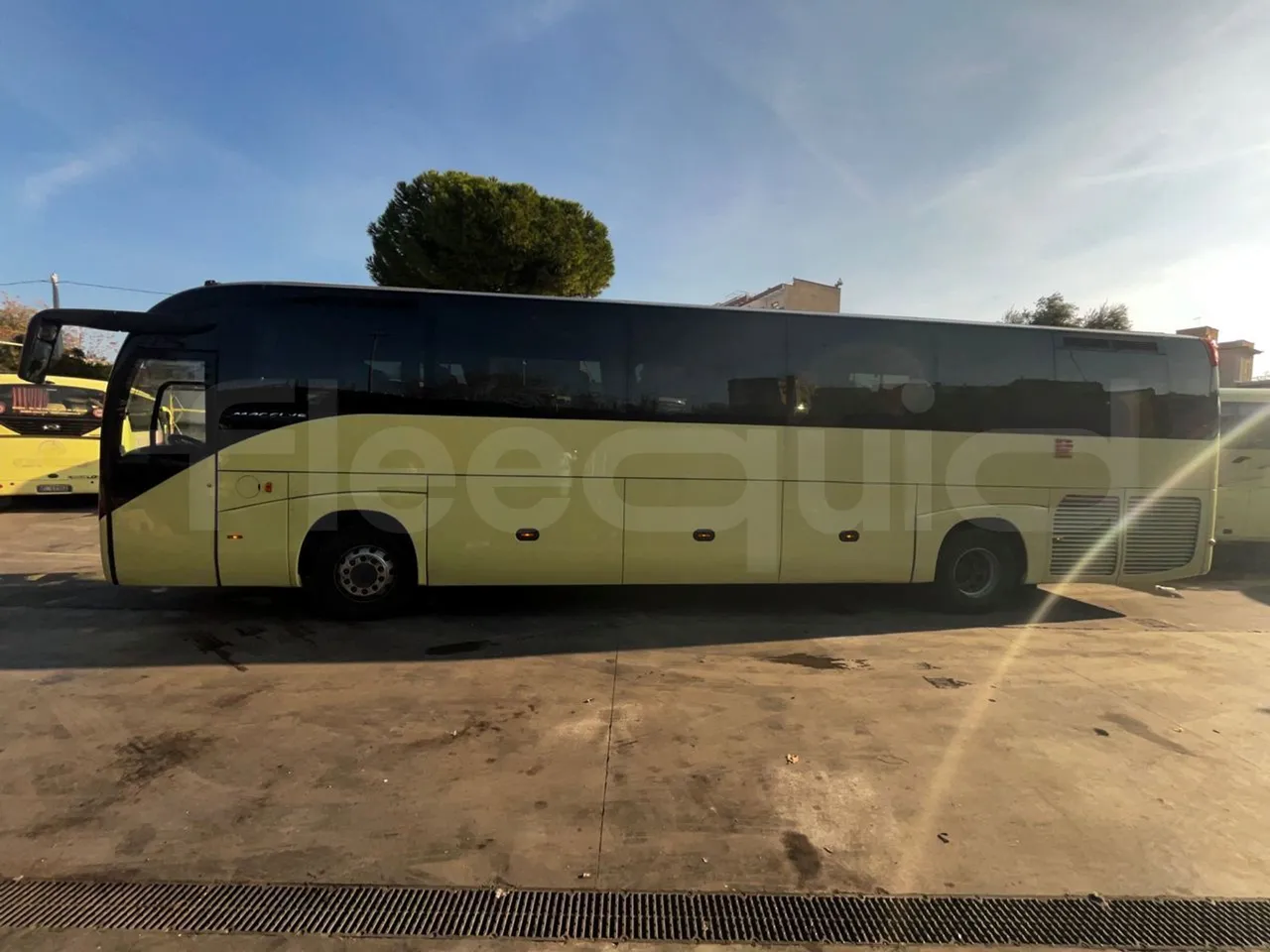 Iveco Magelys SFR210 - Euro5 - 331kW - 12.819mt - left side photo