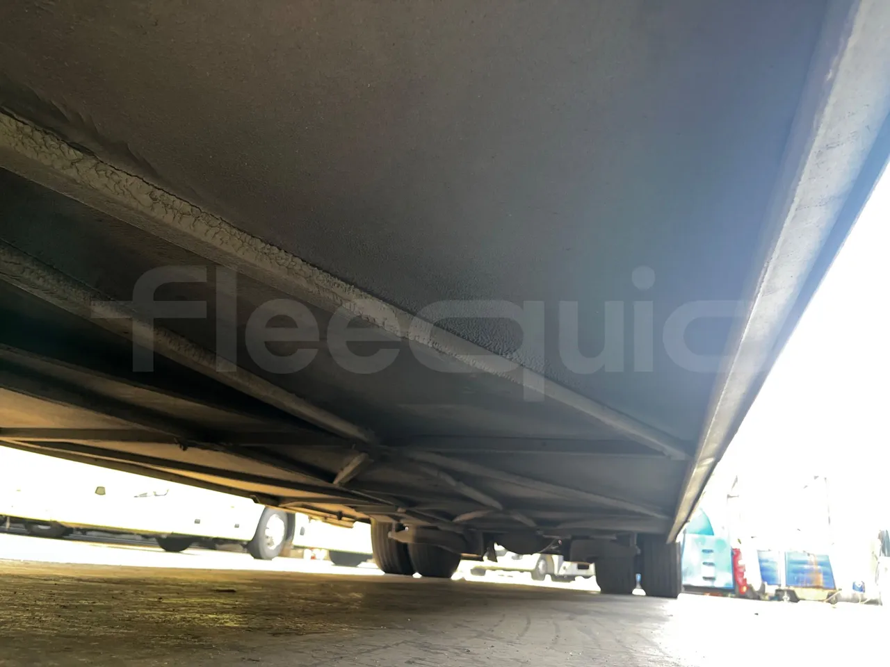 Iveco Magelys SFR210 - Euro5 - 331kW - 12.819mt - central undercarriage photo