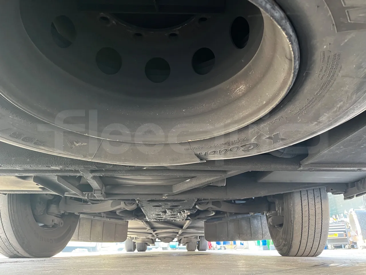 Iveco Magelys SFR210 - Euro5 - 331kW - 12.819mt - front undercarriage from front