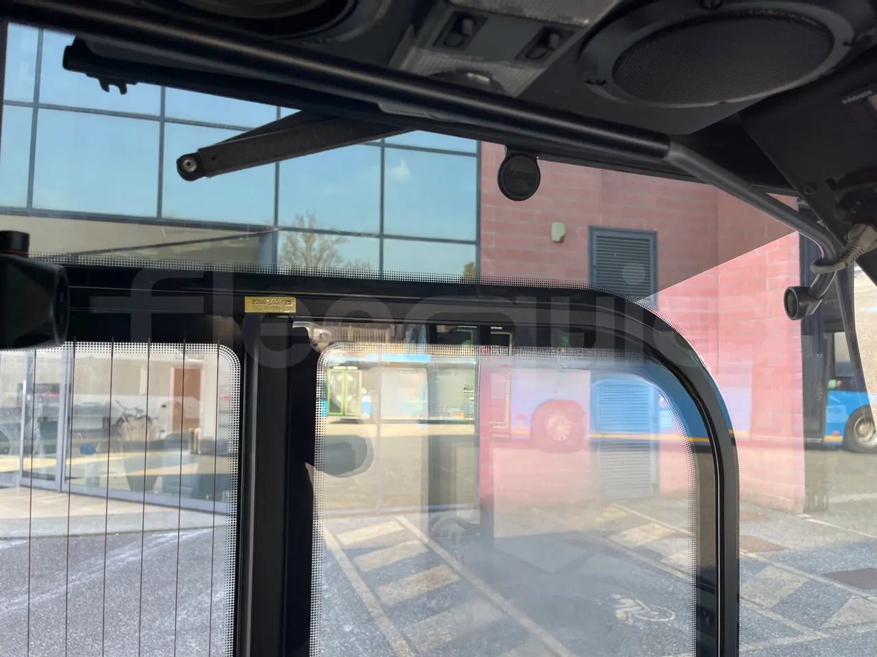 Solaris Urbino 12 - Euro6 - 240kW - 12mt - driver microphone accessories photo