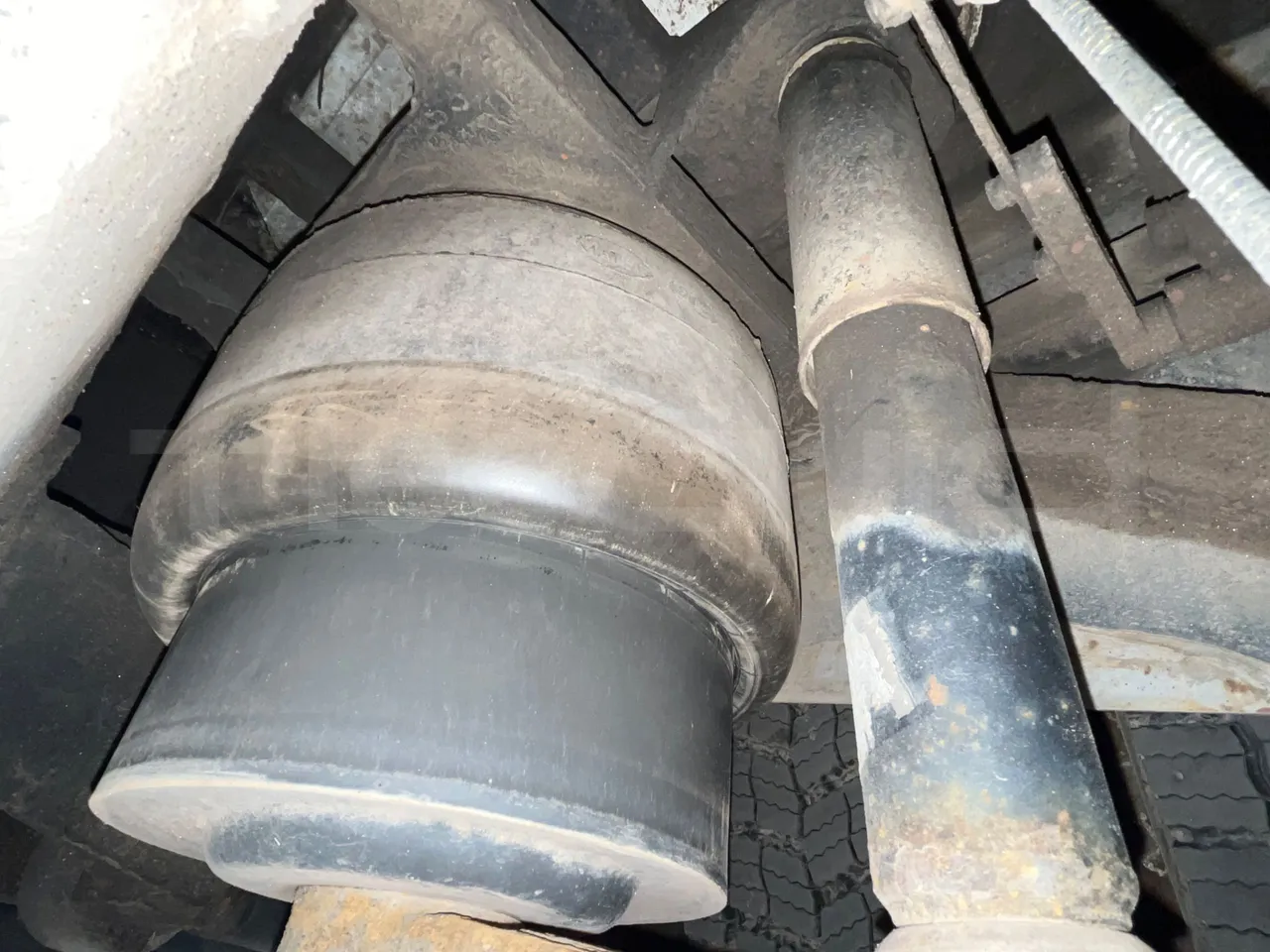 Solaris Urbino 12 - Euro6 - 240kW - 12mt - axel 2 air springs 1 left