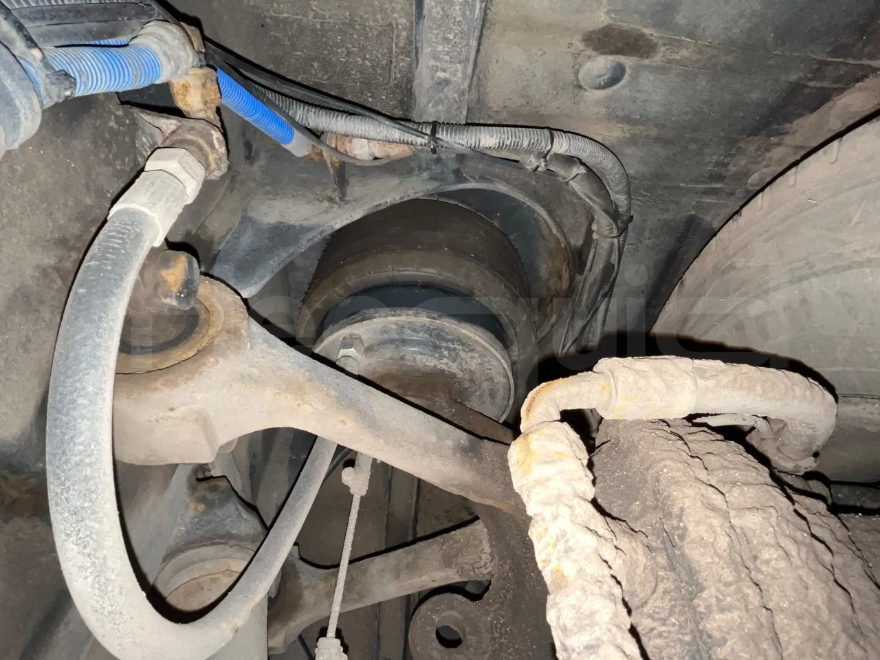 Solaris Urbino 12 - Euro6 - 240kW - 12mt - front air springs left