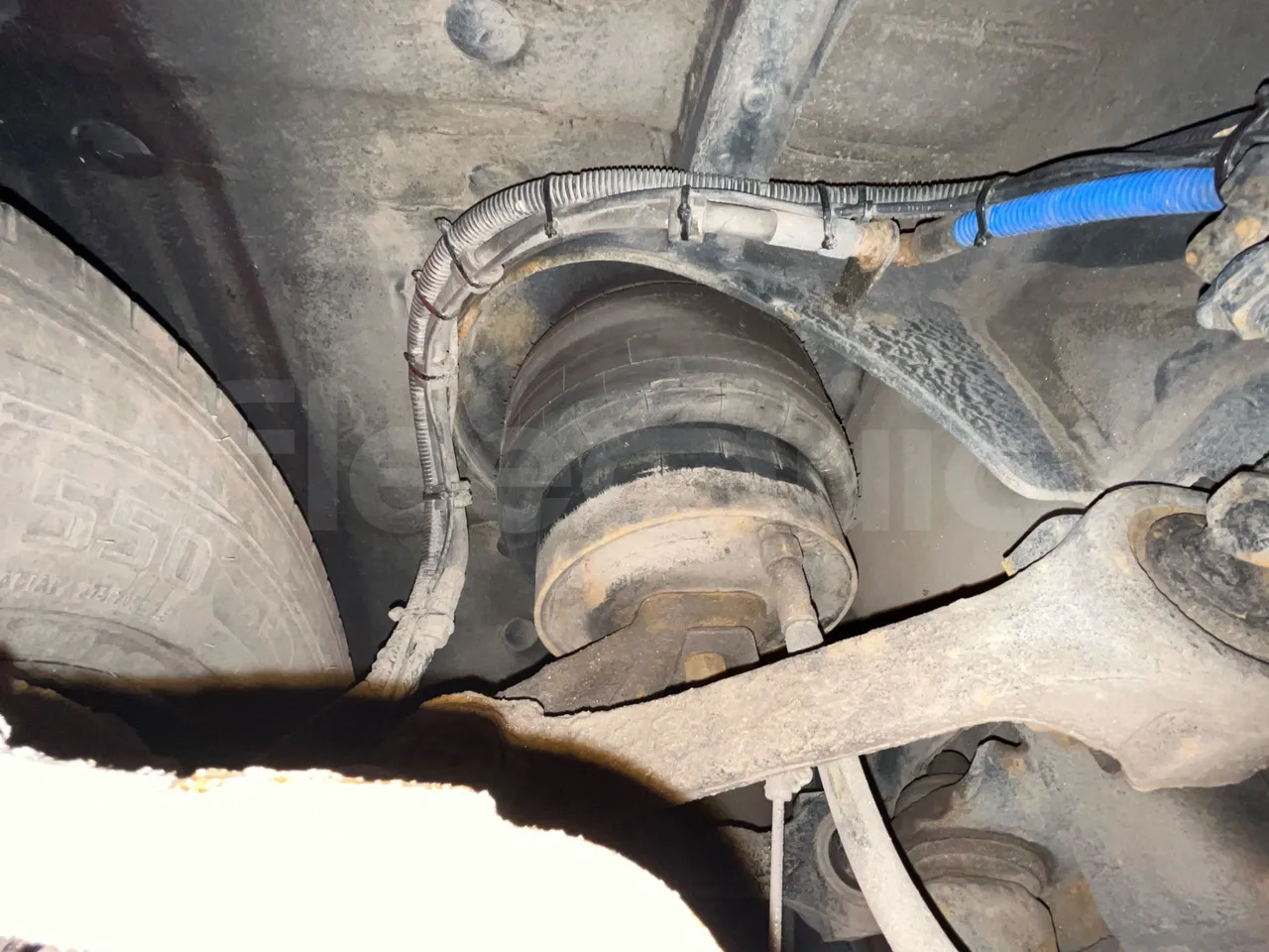 Solaris Urbino 12 - Euro6 - 240kW - 12mt - front air springs right