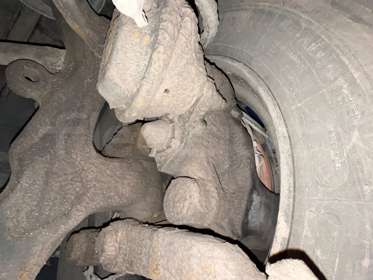 Solaris Urbino 12 - Euro6 - 240kW - 12mt - front brake calipers left