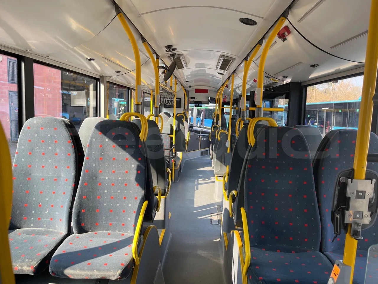 Solaris Urbino 12 - Euro6 - 240kW - 12mt - forward view middle aisle