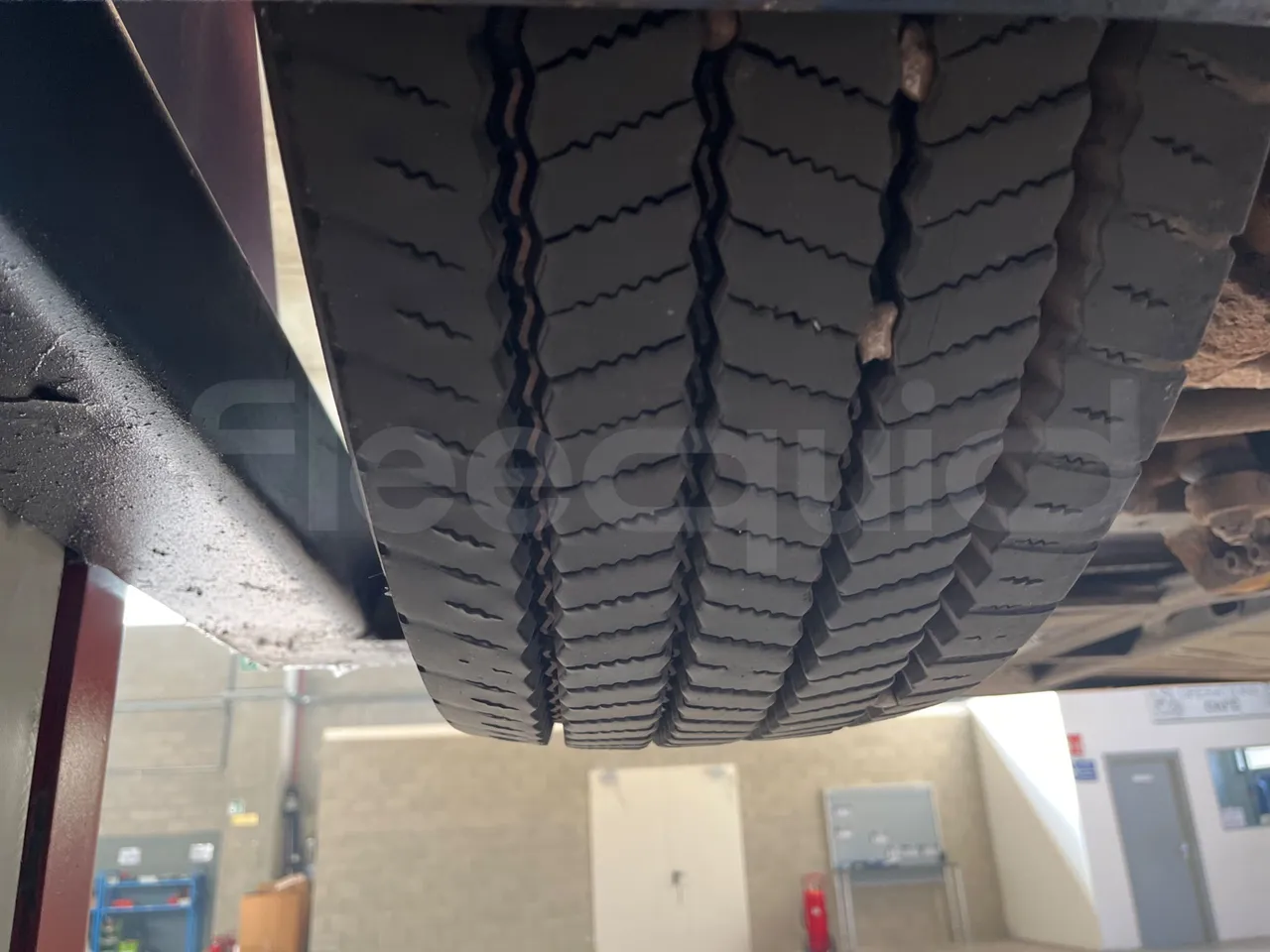 Solaris Urbino 12 - Euro6 - 240kW - 12mt - tread condition front tires right