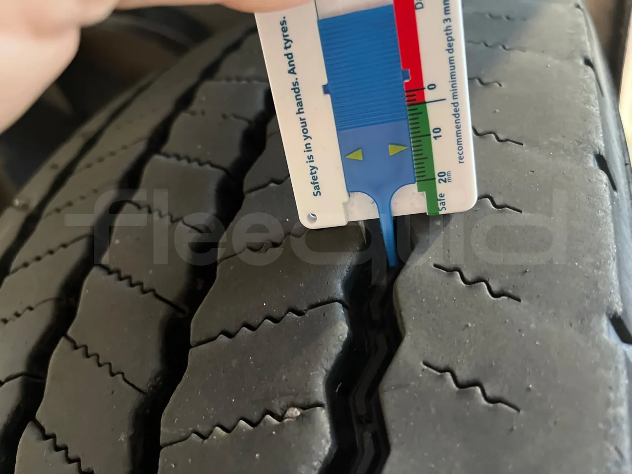 Solaris Urbino 12 - Euro6 - 240kW - 12mt - front left tire measurements