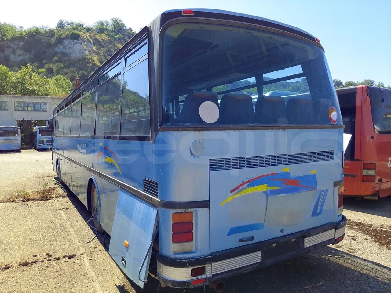 Setra S215 S215UL/ Pre Euro - 179 Kw - 12 Mt - 3/4 right rear doors closed